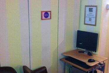 City View Hotel Roman Road