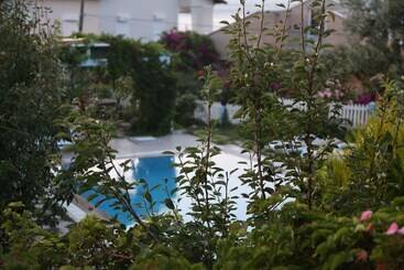 בית מלון כפרי Arya Karaburun