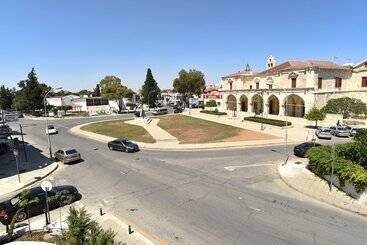 هتل Rise Street Art