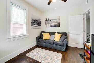 茅舍 Pet Friendly Home   100 Feet To Walnut Street