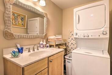 کلبه Charming Charlottesville Apt W/ Outdoor Space!