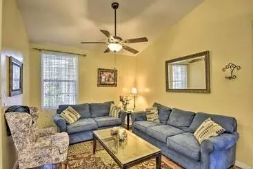 Mökkimajoitus Cocoa Beach Paradise: Screened Pool, Patio + Games