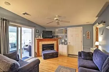 Wells Beach Cottage W/ Pool Access ~ 1 Mi To Coast