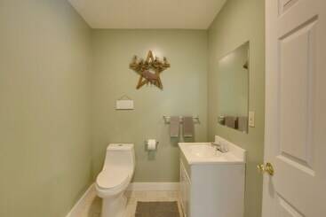 茅舍 Bethel Chalet W/ Hot Tub: 3 Miles To Sunday River!