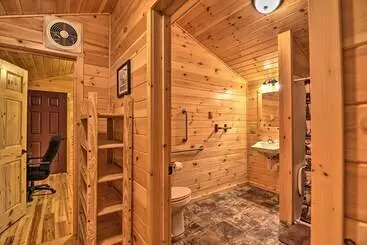 コテージ Cozy Anchors Away Cabin Hideaway W/ Fire Pit!