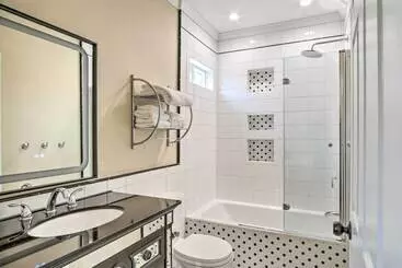 Renovated North Bend Cottage: Near Eateries!