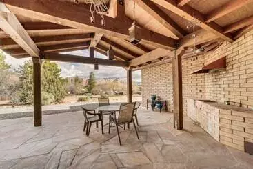コテージ Sedona Home On 1 Acre W/ Pool+red Rock Views!