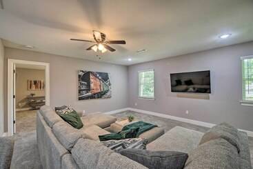 Сельский дом Spacious Houston Family Home With Game Room!