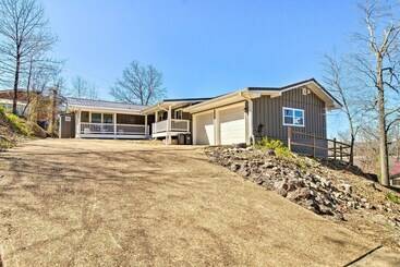 קוטג'' Beautiful Lakeview Home: Near Bull Shoals Lake!