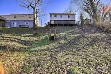 Mökkimajoitus Cozy Bristol Home W/ Yard ~ 1 Mile To Downtown!