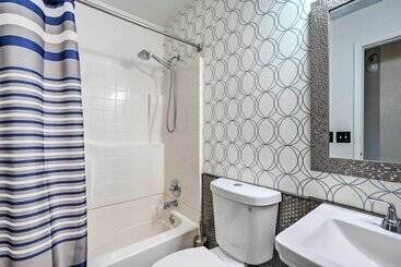 بيت ريفى Peoria Home W/ Patio, 2 Mi To Sports Complex!