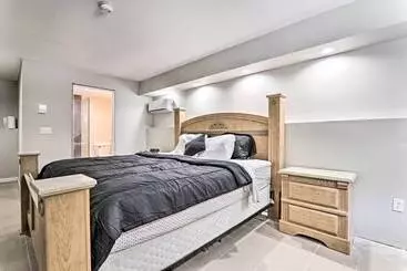 Mökkimajoitus Game Room, Pool & Hot Tub: Poconos Paradise