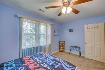 コテージ Rustic Dale Hollow Lake Cabin   Private Hot Tub!