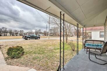 茅舍 Walkable & Updated Nevada Home: Family Friendly!