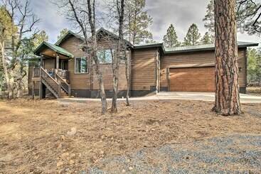 بيت ريفى Pinetoplakeside Cabin: Walk To Stables!