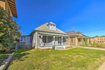 קוטג'' Riverside House W/ Yard ~ 1 Mi To Downtown!