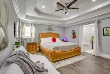 Mökkimajoitus 11 Mi To Nola: Westwego Home W/ Sunroom!