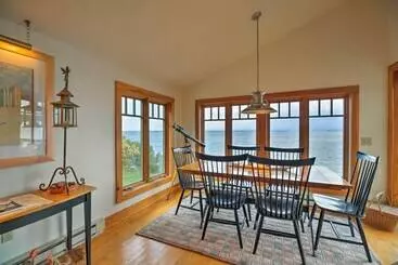 Lake Champlain Cottage W/ Private Deck & Fire Pit!