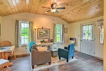 コテージ Quiet Country Escape: Fire Pit, Fish On Site!