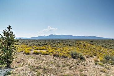 بيت ريفى Traditional Taos Home: 26 Acres W/ Mountain Views