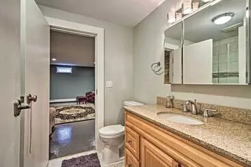 Mökkimajoitus West Dover Home   3 Miles To Mount Snow Resort!