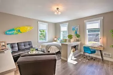 Mökkimajoitus Gig Harbor House W/ Private Beach + Views!