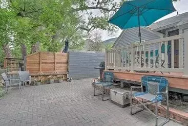 Mökkimajoitus Creekside Home W/patio, Walk To Manitou Incline!