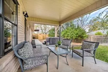 کلبه Fredericksburg Home W/ Hot Tub   1 Mi To Dtwn