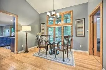 Mökkimajoitus Lakeside Escape Steps To Lake Michigan Beach!