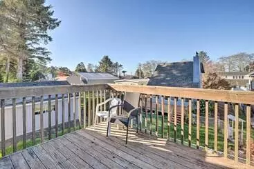 Mökkimajoitus Pet Friendly Rockaway Beach Home W/ Fire Pit!