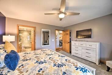 بيت ريفى Serene Canton Escape W/ Hot Tub & Mtn Views!