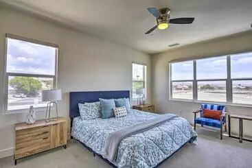 コテージ Serene Oasis Lakeside Living: 6 Mi To Coachella!