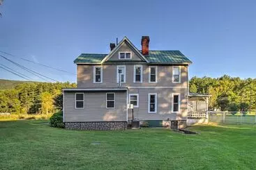 Mökkimajoitus Spacious Virginia Retreat W/ Mountain Views