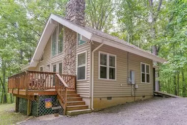 Mökkimajoitus Cabin W/ Deck & Screened In Porch In New Market!