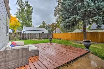 Mökkimajoitus Walk To Dtwn Littleton: Updated Pet Friendly Home