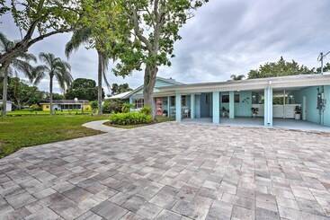 بيت ريفى Waterfront Sarasota Estate W/ Dock & Boat Lift!