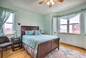 Kır Evi Walk To Beach: Pacific City Home W/ Bay Views!