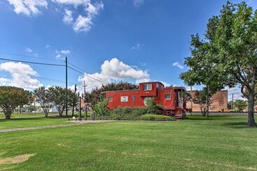 Landhus Gigi S Place  W/ Fire Pit, Half Mile To Dtwn