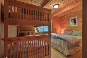 קוטג'' Leavenworth Cabin 3 Mi To Lake Wenatchee: Hot Tub!