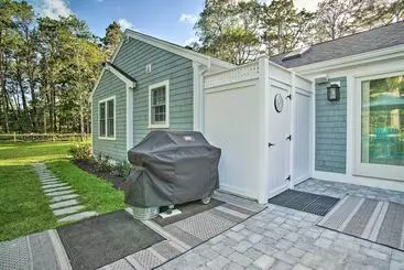 Mökkimajoitus Walk To Beach: Home W/ Grill In South Yarmouth