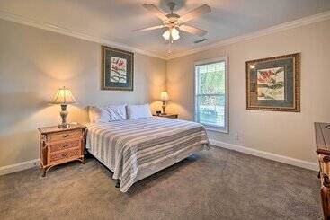 Сельский дом Spacious Family Retreat W/ Resort Amenities!