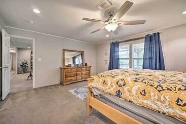 별장 Updated Tuskahoma Cabin W/ Fire Pit & Deck!