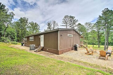 Hus på landet Updated Tuskahoma Cabin W/ Fire Pit & Deck!