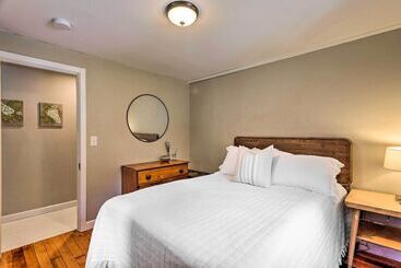 Walk To Monument Beach: Cape Cod Cottage W/ Grill