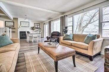 Cozy Plymouth Cottage W/ Medicine Lake View!