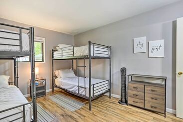 Kır Evi East Stroudsburg Home W/ Game Room + Deck!