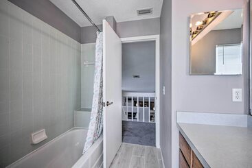 کلبه Kissimmee Home W/ Pool & Lanai ~ 5 Mi To Wdw!