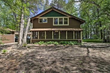 Hus på landet Loon Lake Lodge W/ Dock, Sauna & Hot Tub!