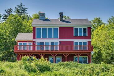 Mökkimajoitus Architect Designed Franconia Home: Hot Tub & Views