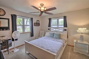 קוטג'' Bright Shawano Lake Oasis   Walk To Boat Launch!